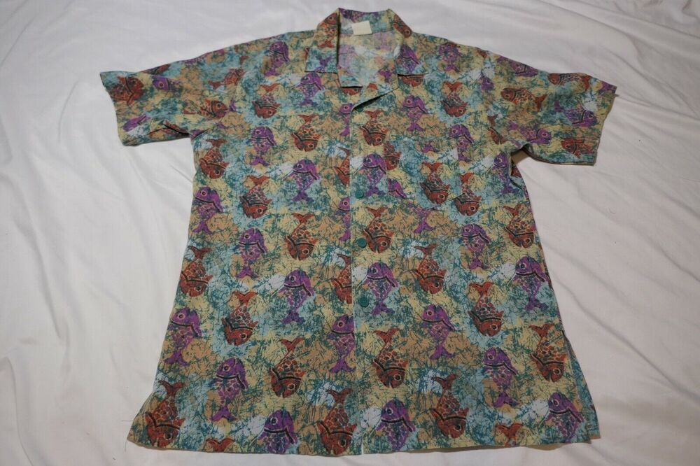 Vintage Men's Medium Button Down Hawaiian Style FISH shirt MADE IN USA